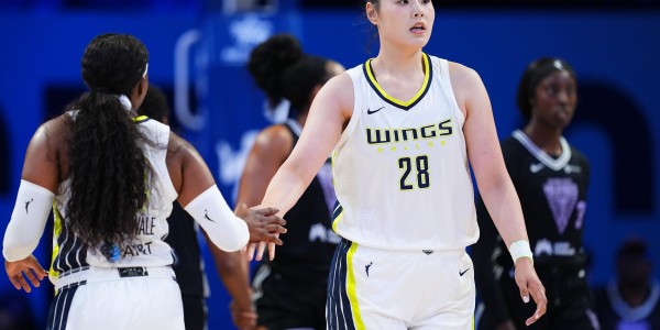 李月汝飞翼生涯已5次得分上双，美球迷惊叹：她和佩奇就像OK组合