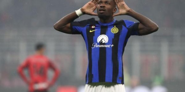 万博体育官方网站-带伤上演帽子戏法 图拉姆已是国米进攻支柱和偶像