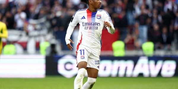 世体：利物浦将里昂边锋福法纳视为迪亚斯离队后的理想替代者