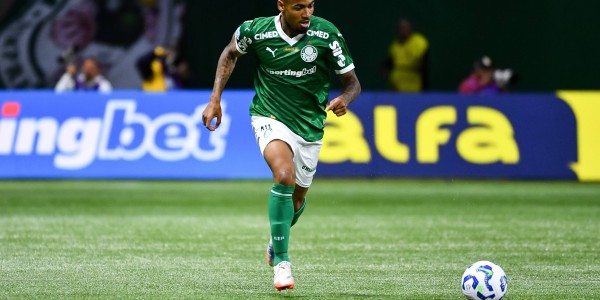 万博体育平台-ESPN：那不勒斯提高对帕尔梅拉斯中场阿兰的报价，达到3500万欧